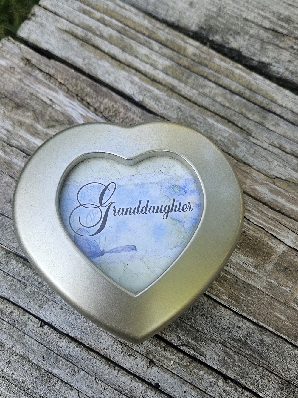Silver-toned Heart-shaped Metal Music Box With Picture Incerts